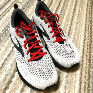 Brooks Revel 4 running shoes